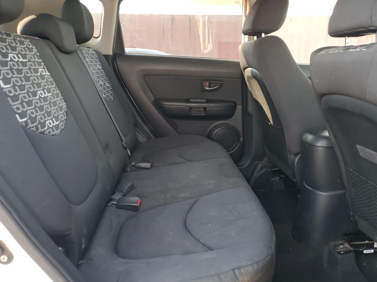 2011 Kia Soul + VIN: KNDJT2A2XB7272685 Lot: 71671355