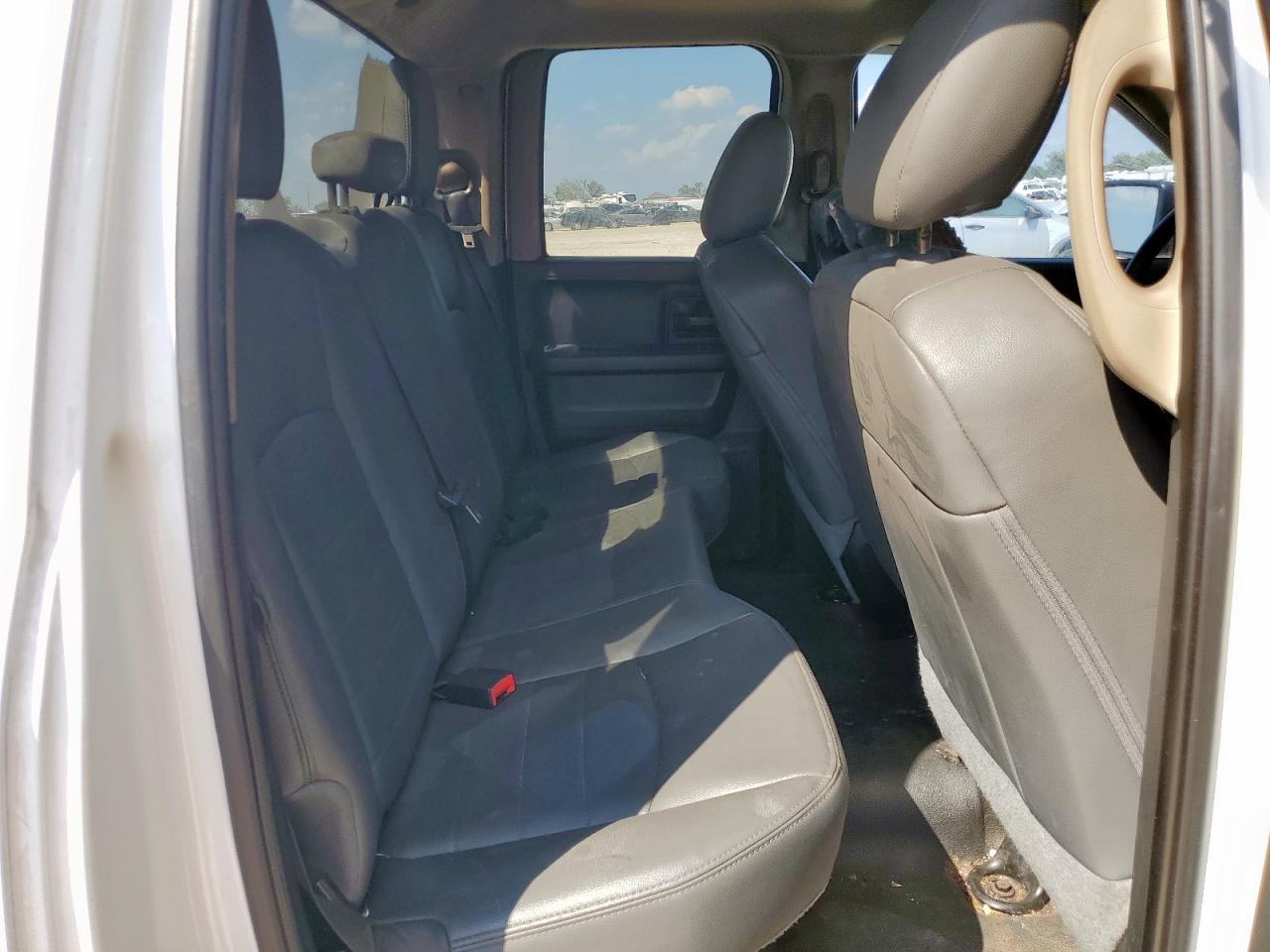 2018 Ram 1500 St VIN: 1C6RR6FG3JS336310 Lot: 82068495