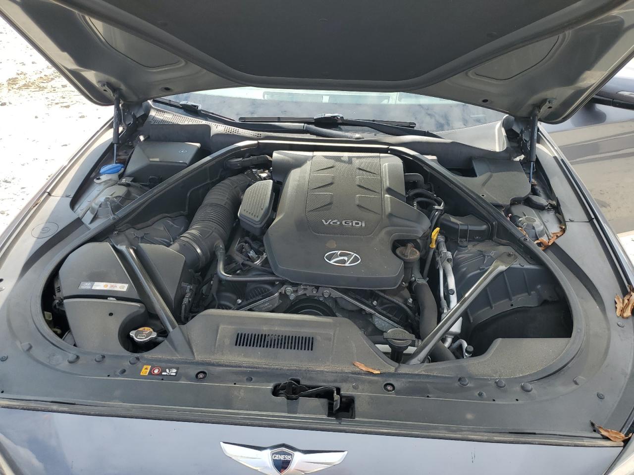 2015 Hyundai Genesis 3.8L VIN: KMHGN4JE2FU099726 Lot: 70879965