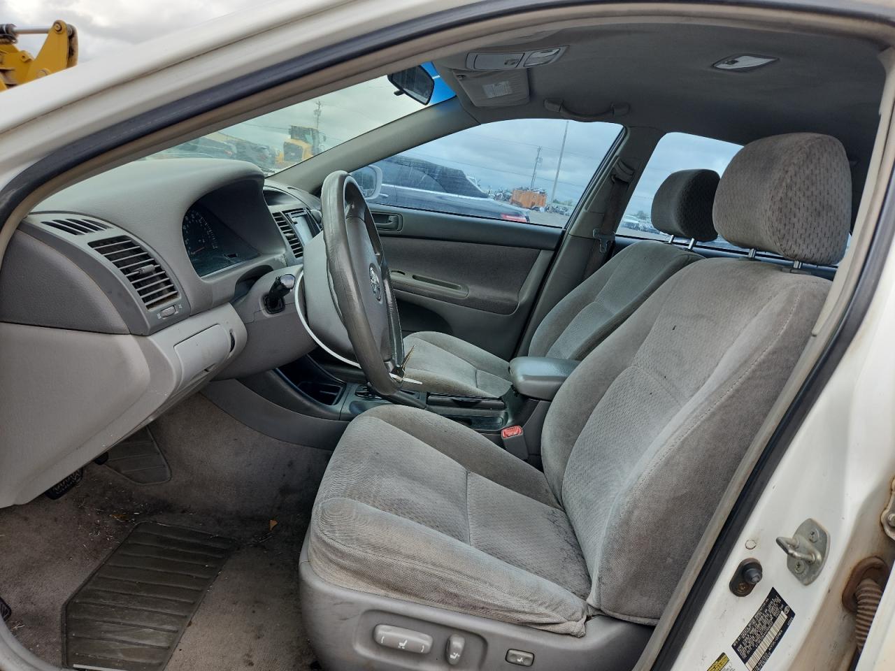 2004 Toyota Camry Le VIN: 4T1BE32K44U308552 Lot: 82118245