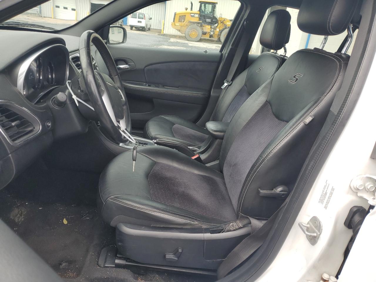 2013 Chrysler 200 Limited VIN: 1C3CCBCG5DN738561 Lot: 81141735