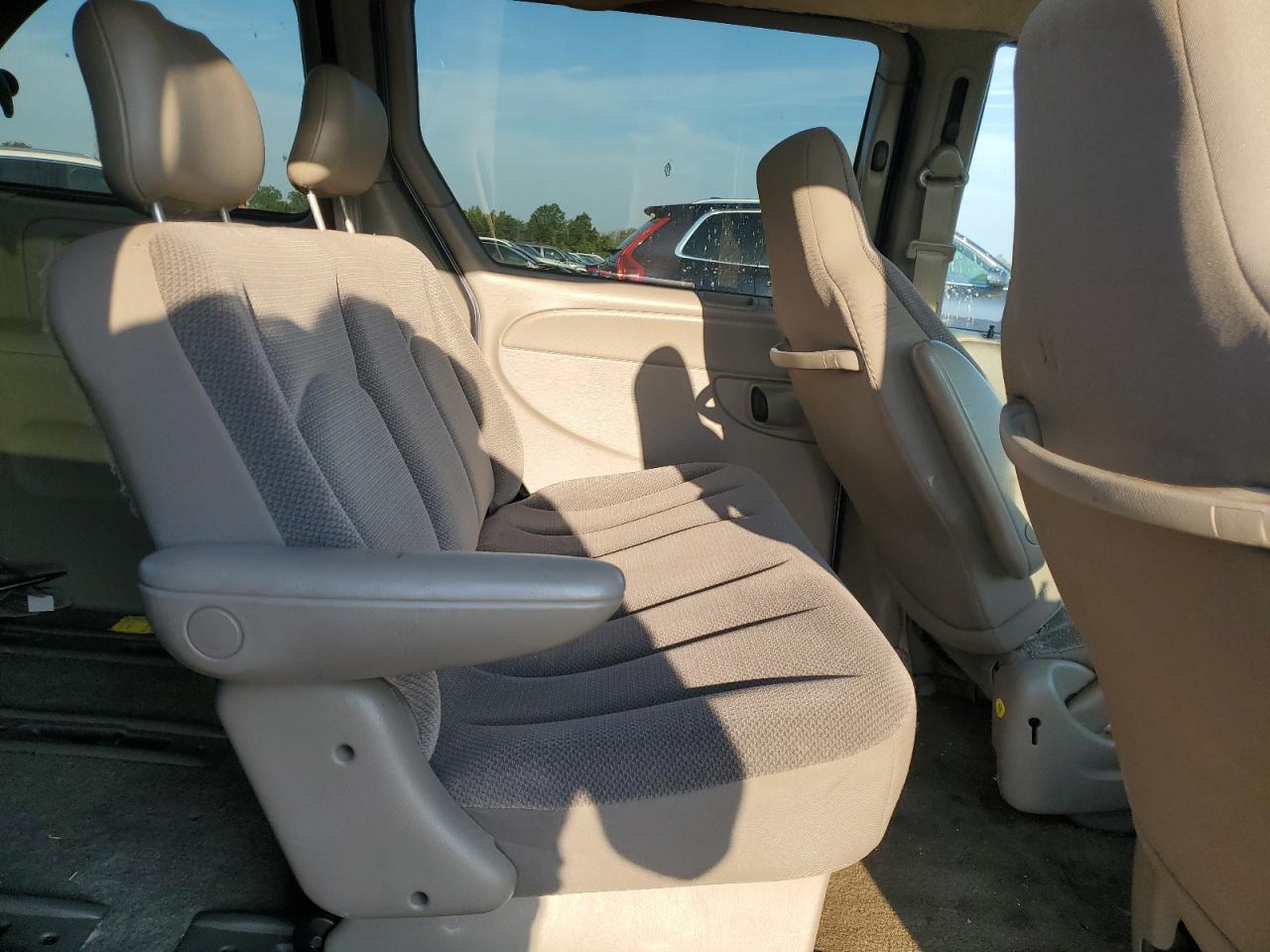 2002 Dodge Caravan Se VIN: 1B4GP25352B692026 Lot: 82116865