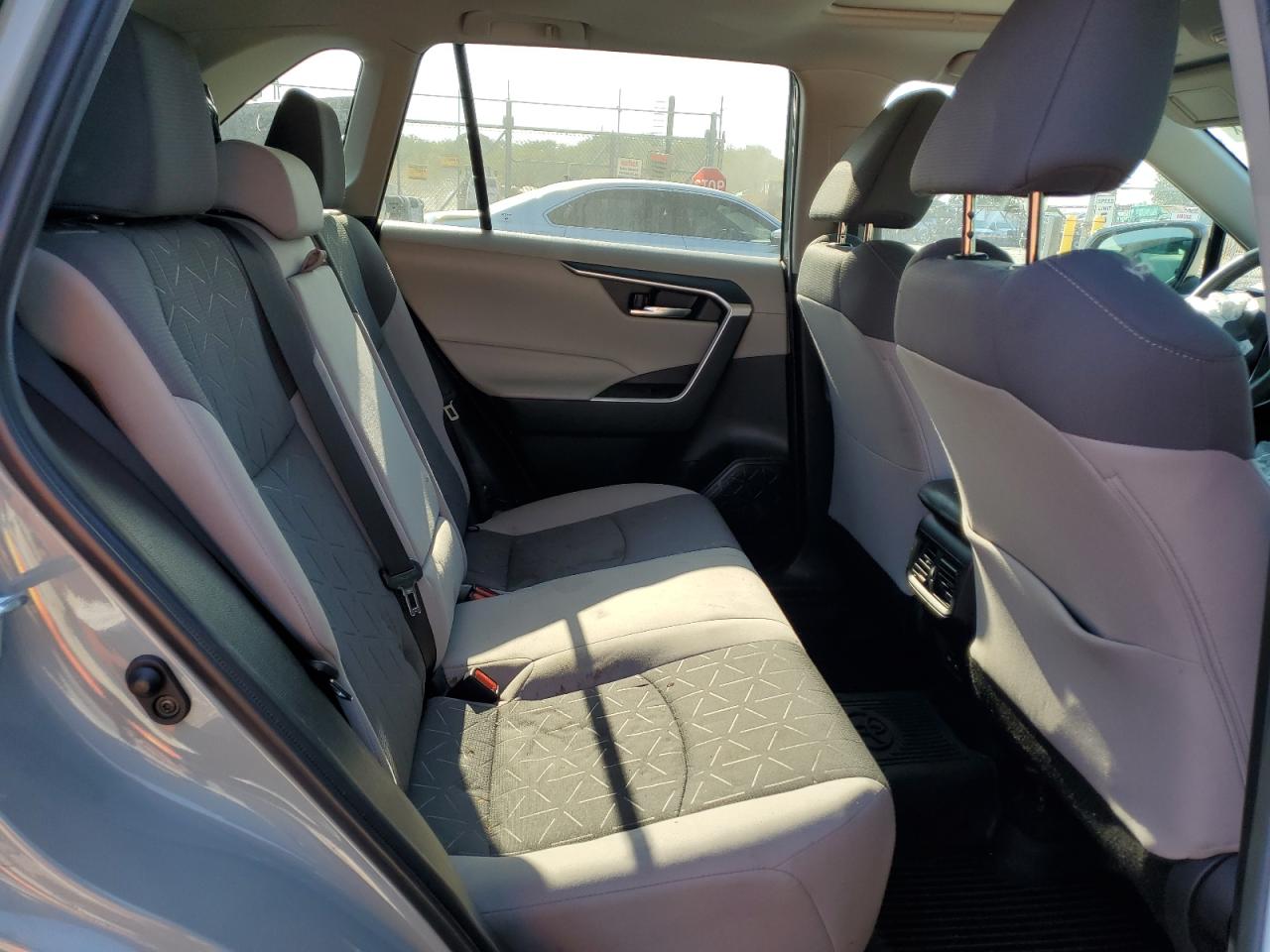 2022 Toyota Rav4 Xle VIN: 2T3P1RFV9NW255722 Lot: 70765075