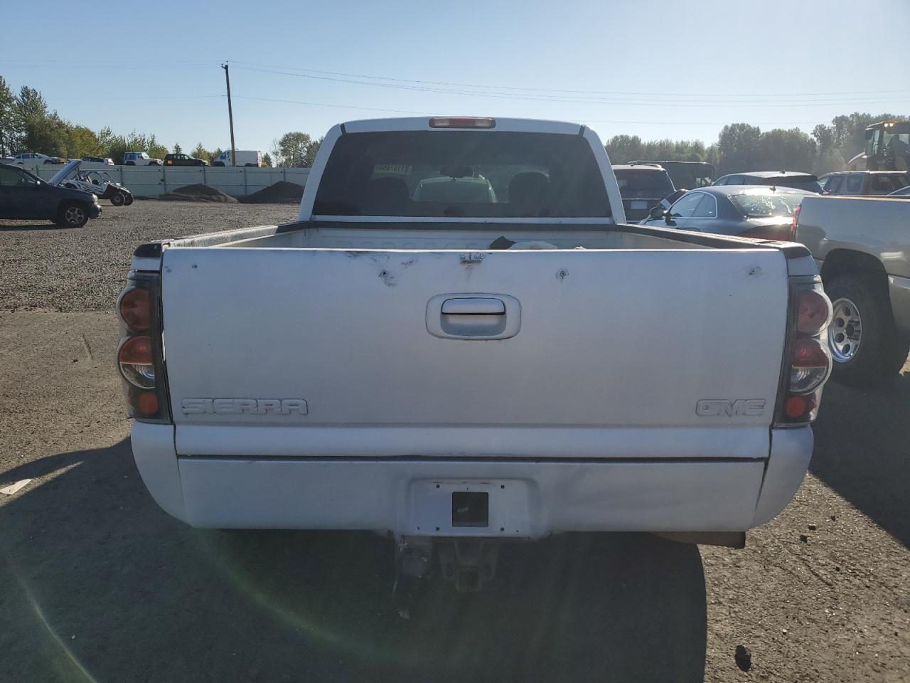 2005 GMC New Sierra C1500 VIN: 1GTEC19T15Z340924 Lot: 81107865