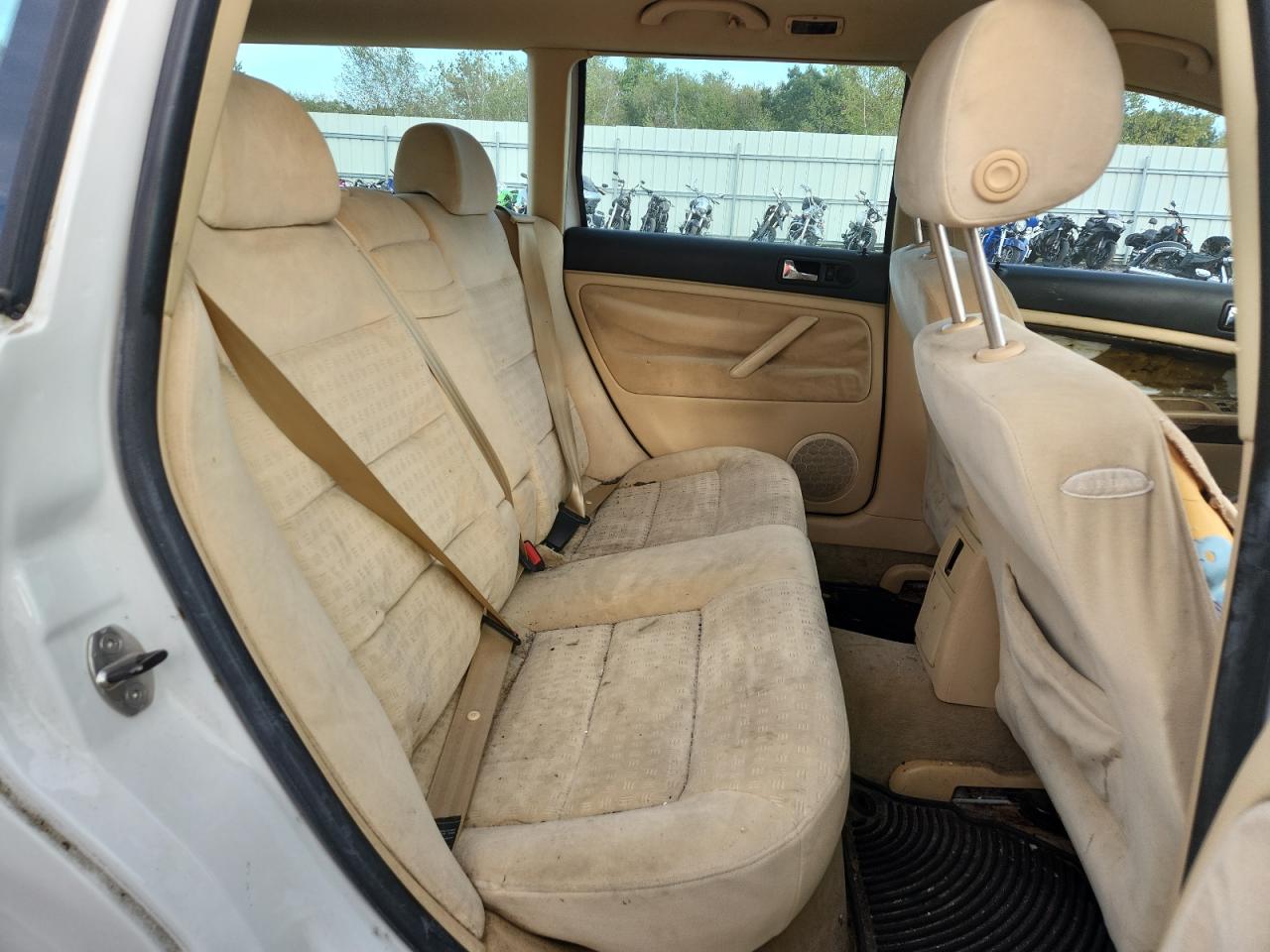 2004 Volkswagen Passat Gl VIN: WVWND63B74E077404 Lot: 81380085