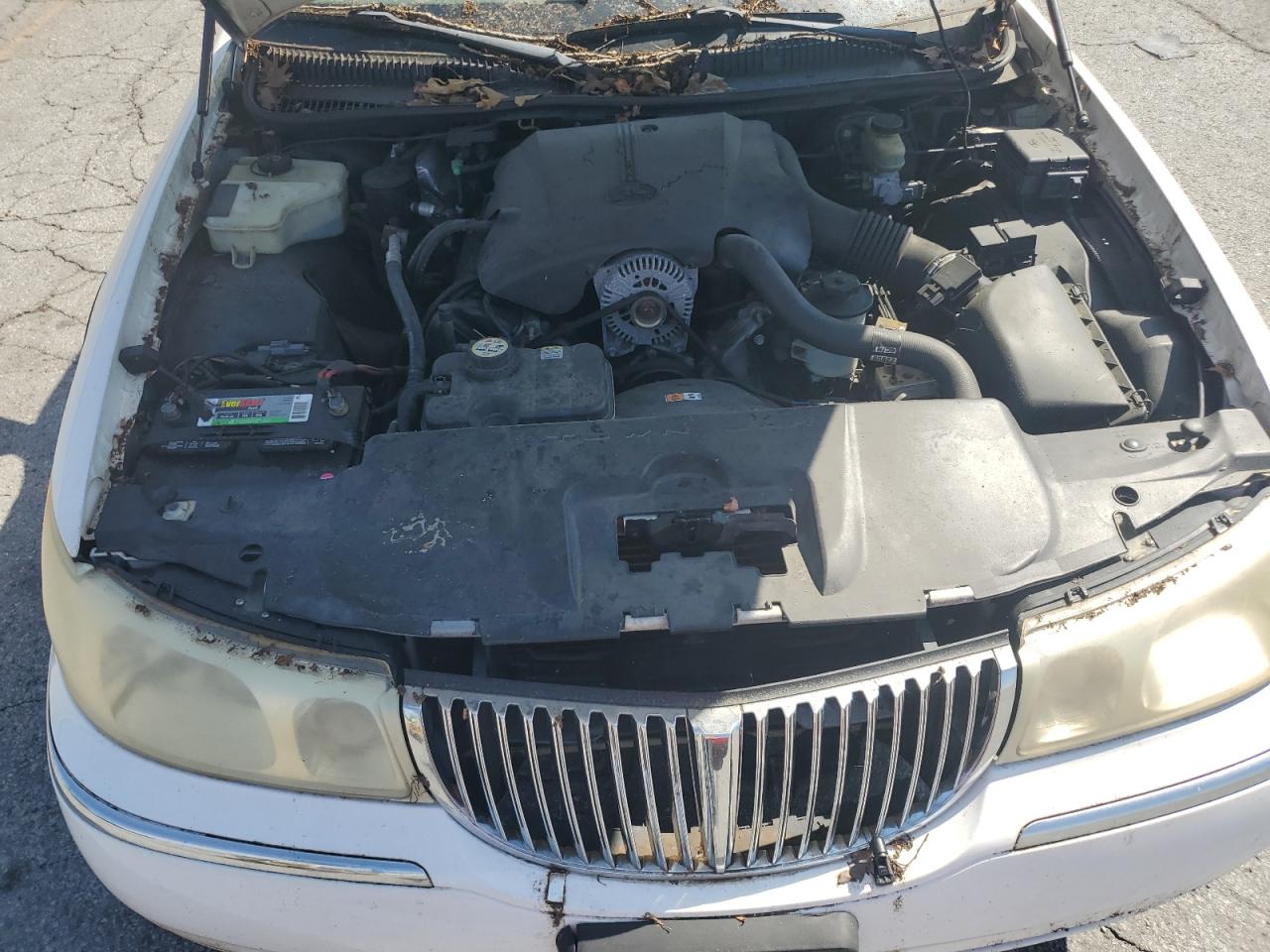 2001 Lincoln Town Car Executive VIN: 1LNHM81W81Y697408 Lot: 71071315