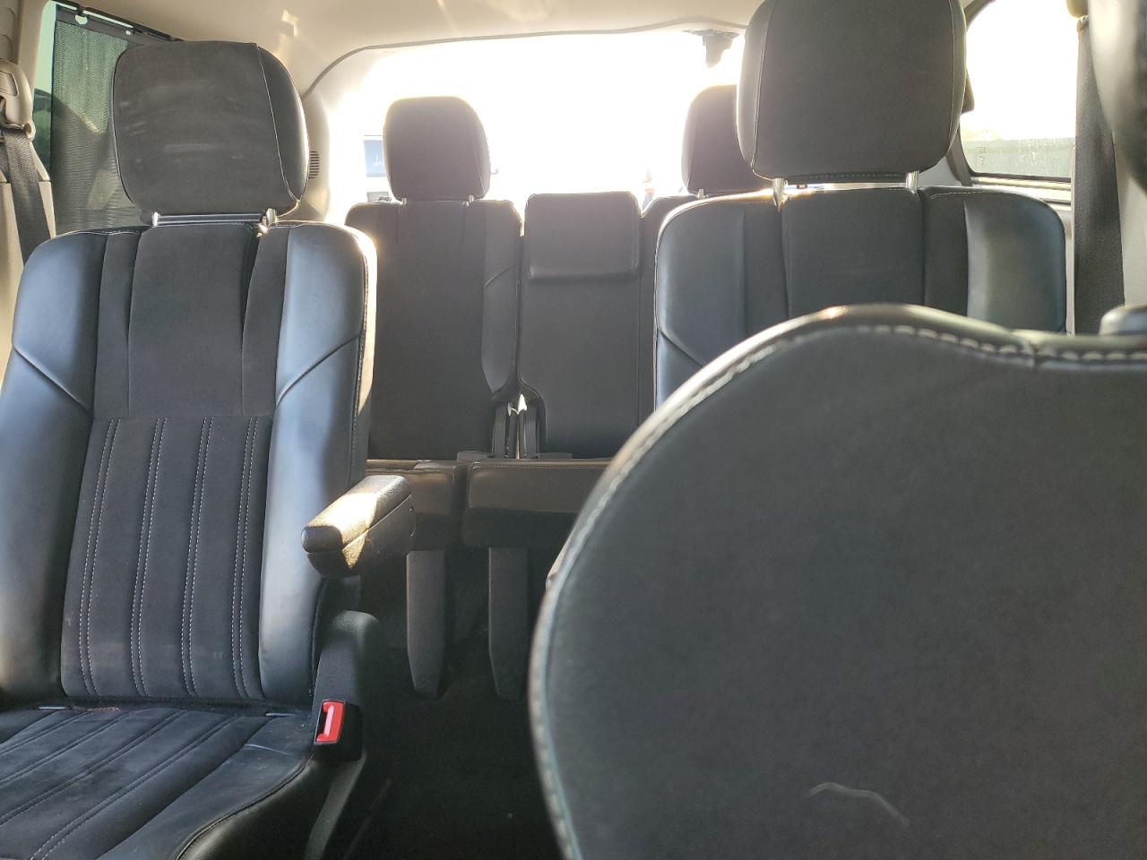 2014 Chrysler Town & Country Touring L VIN: 2C4RC1CG5ER453721 Lot: 81002095