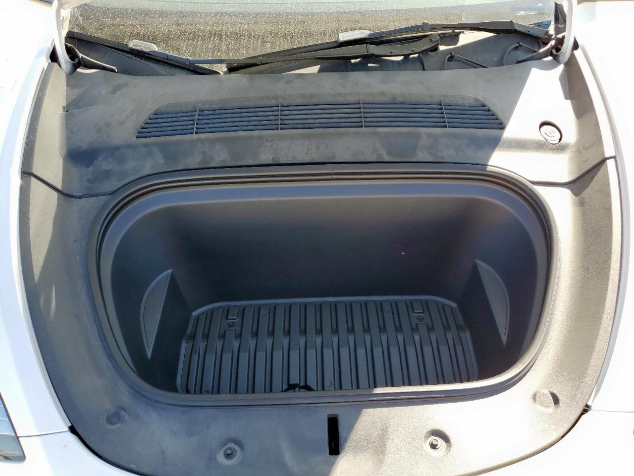 2023 Tesla Model Y VIN: 7SAYGDEE5PA043433 Lot: 82169855