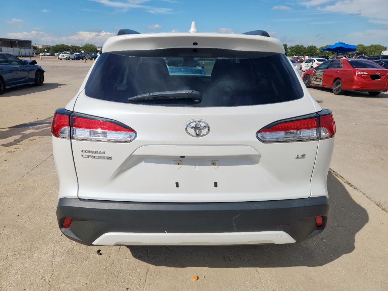 2022 Toyota Corolla Cross Le VIN: 7MUCAAAG1NV020408 Lot: 81639505