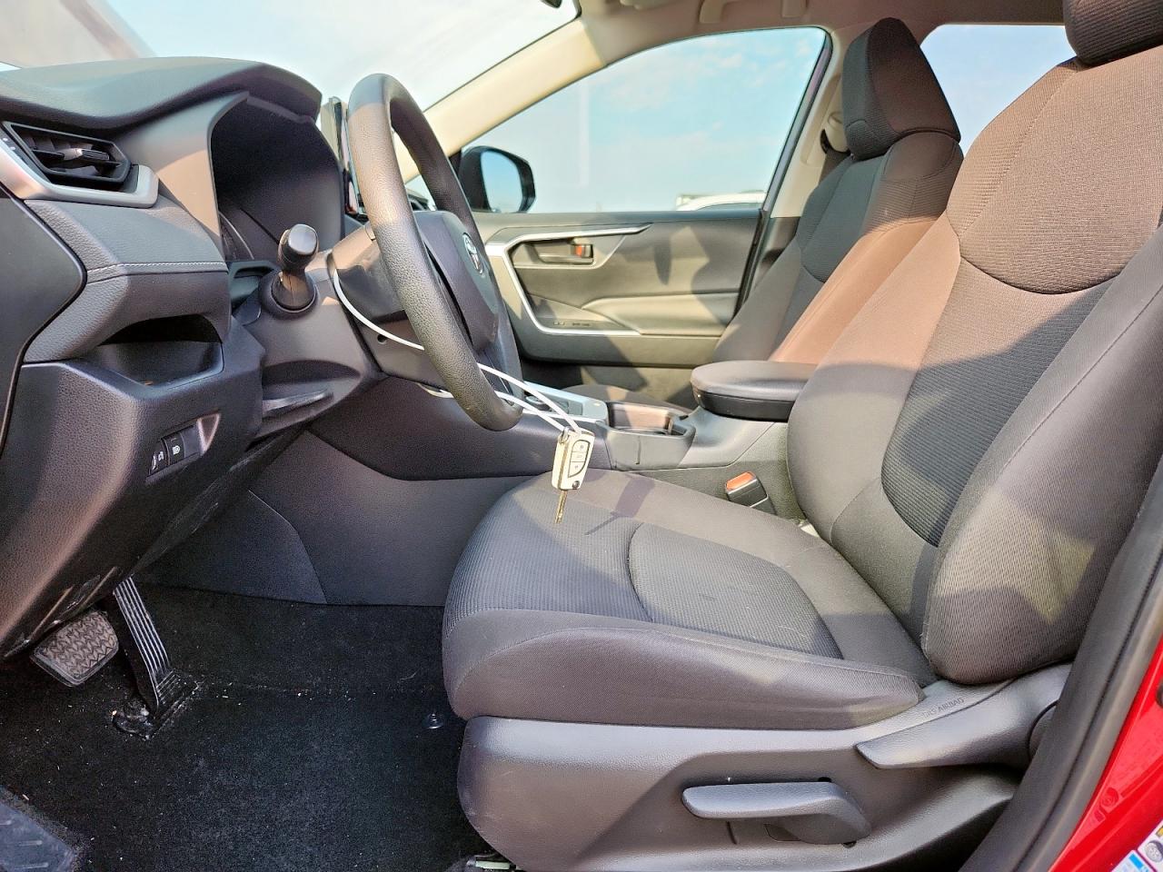 2021 Toyota Rav4 Le VIN: JTMLWRFV8MD120078 Lot: 81414875