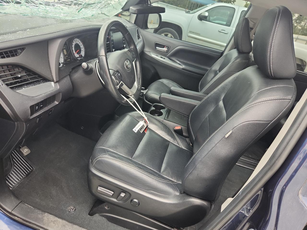 2019 Toyota Sienna Se VIN: 5TDXZ3DC5KS004779 Lot: 81055495