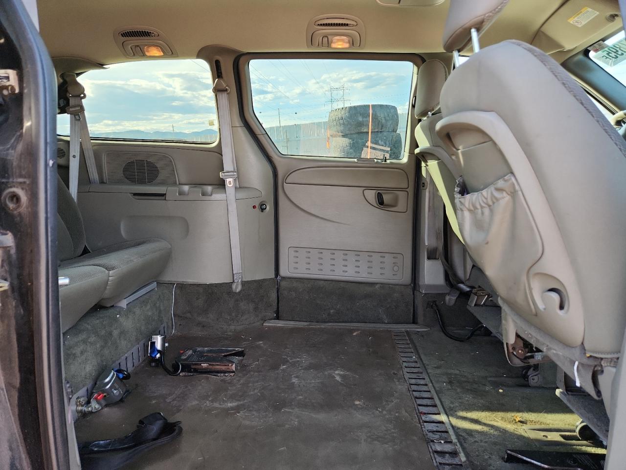 2004 Dodge Grand Caravan Sxt VIN: 2D4GP44L84R615741 Lot: 81887895