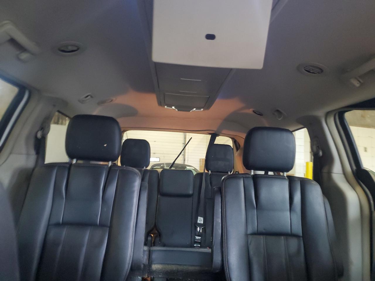 2015 Chrysler Town & Country Touring VIN: 2C4RC1BG1FR560817 Lot: 81591645