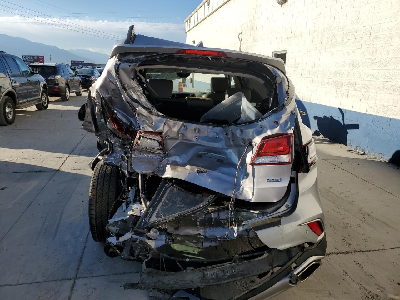 2017 Hyundai Santa Fe Se Ultimate VIN: KM8SR4HF8HU218427 Lot: 81063325