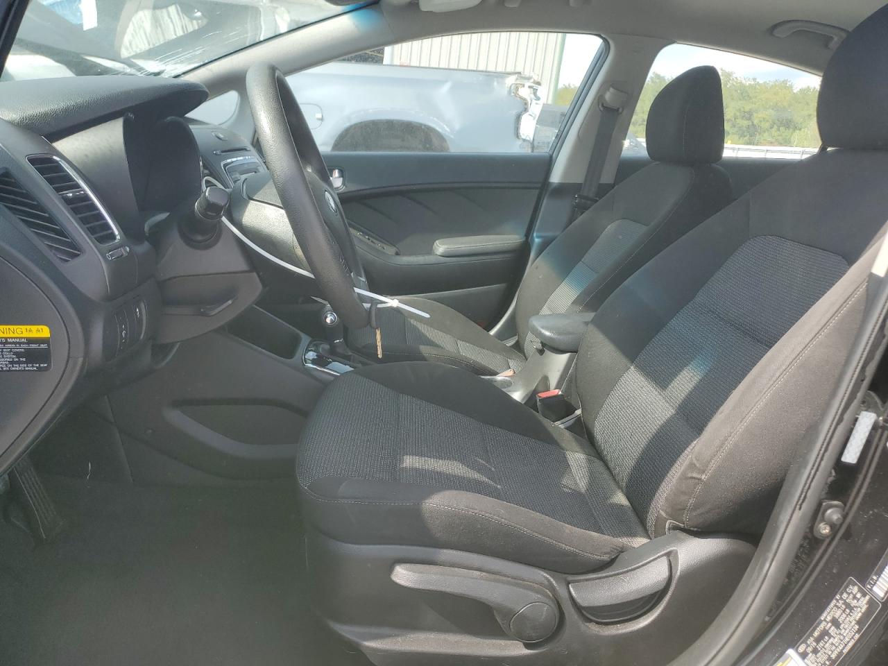 2017 Kia Forte Lx VIN: 3KPFK4A71HE052134 Lot: 81054675