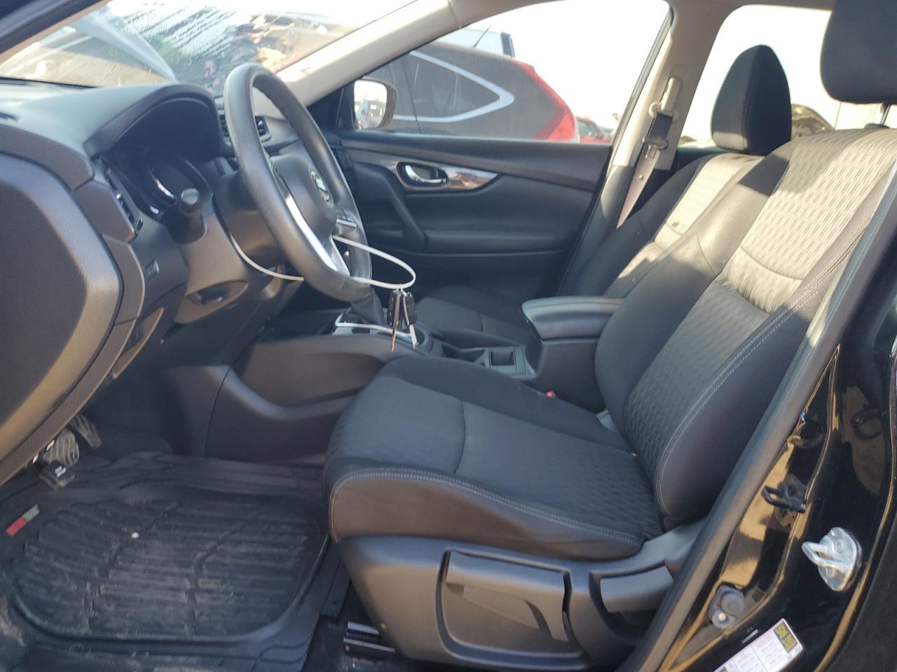 2017 Nissan Rogue S VIN: JN8AT2MV6HW011689 Lot: 81802125