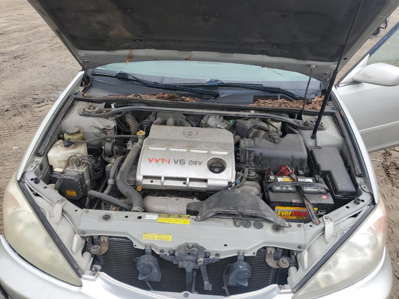 2004 Toyota Camry Le VIN: 4T1BF30K54U571522 Lot: 81809265