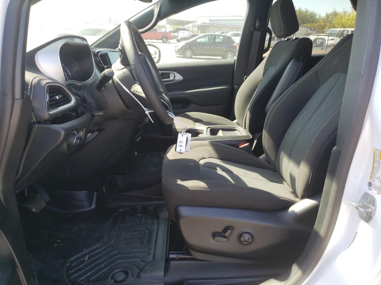 2024 Chrysler Pacifica Touring VIN: 2C4RC1FG5RR195802 Lot: 83998935