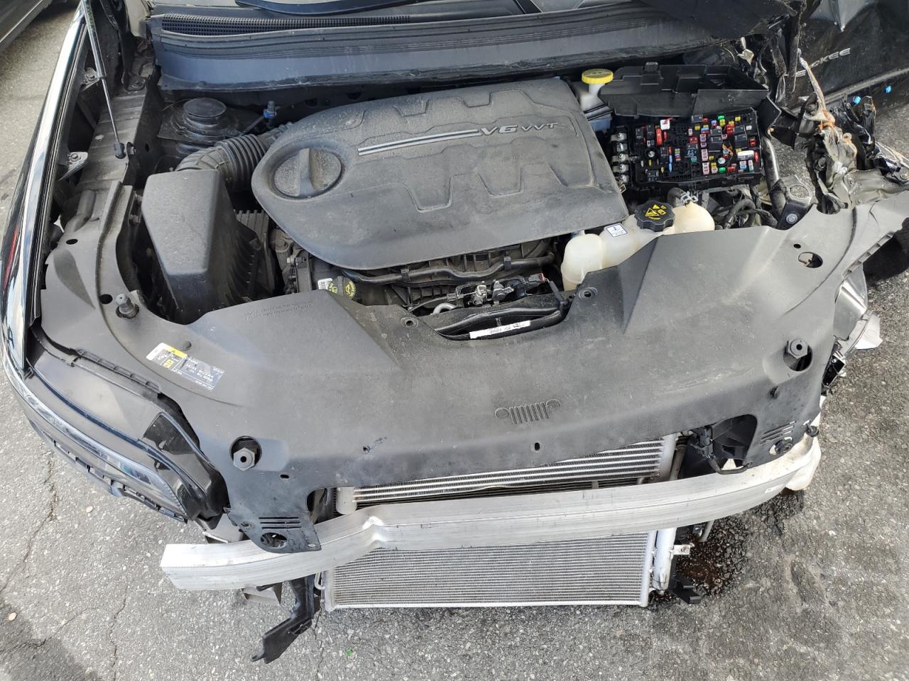 2020 Jeep Cherokee Limited VIN: 1C4PJMDX4LD523271 Lot: 71792315