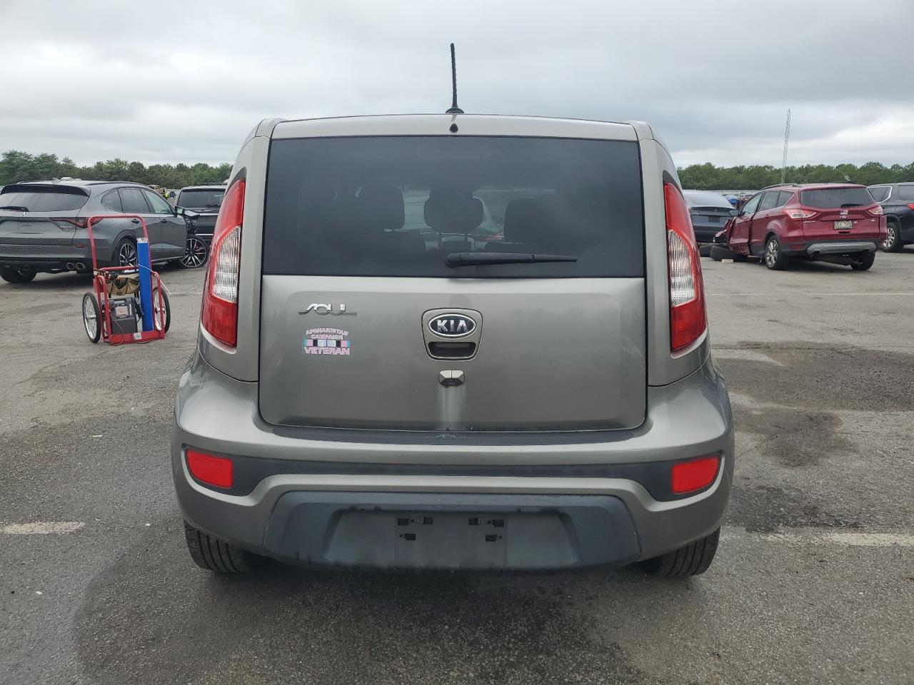 2012 Kia Soul + VIN: KNDJT2A63C7371949 Lot: 81085495