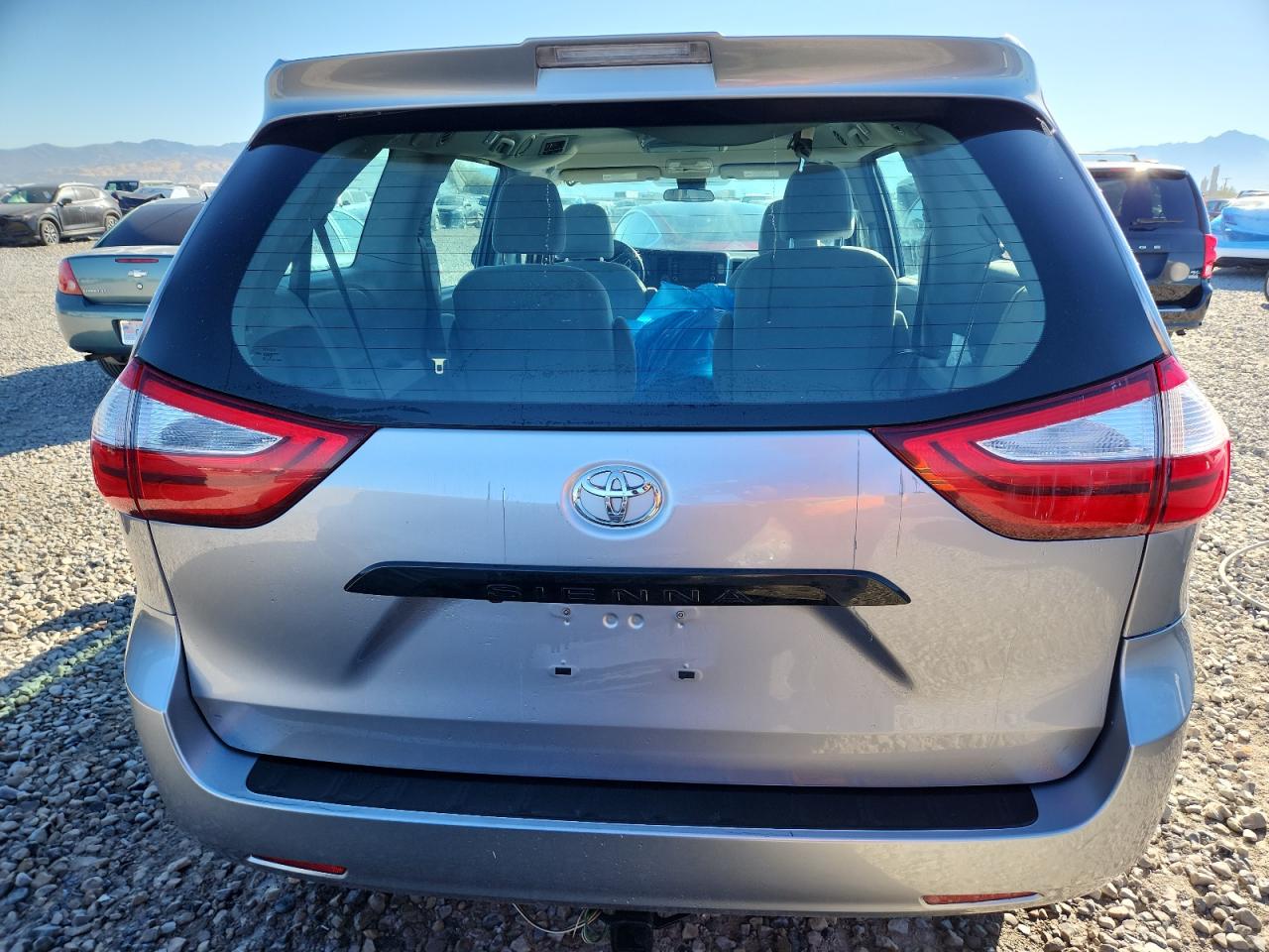 2018 Toyota Sienna L VIN: 5TDZZ3DC1JS938283 Lot: 82075715