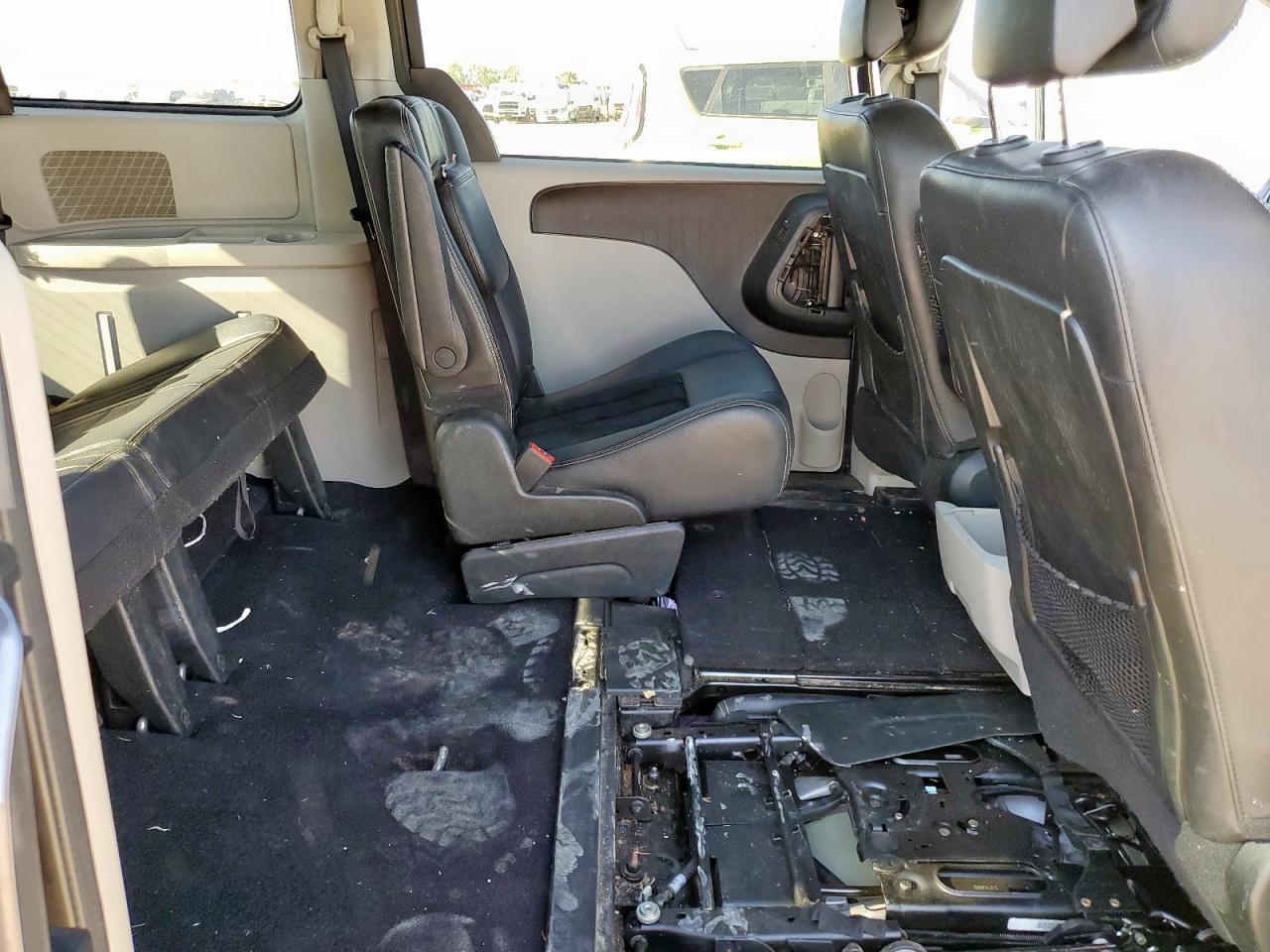 2017 Dodge Grand Caravan Sxt VIN: 2C4RDGCG2HR863137 Lot: 81203005