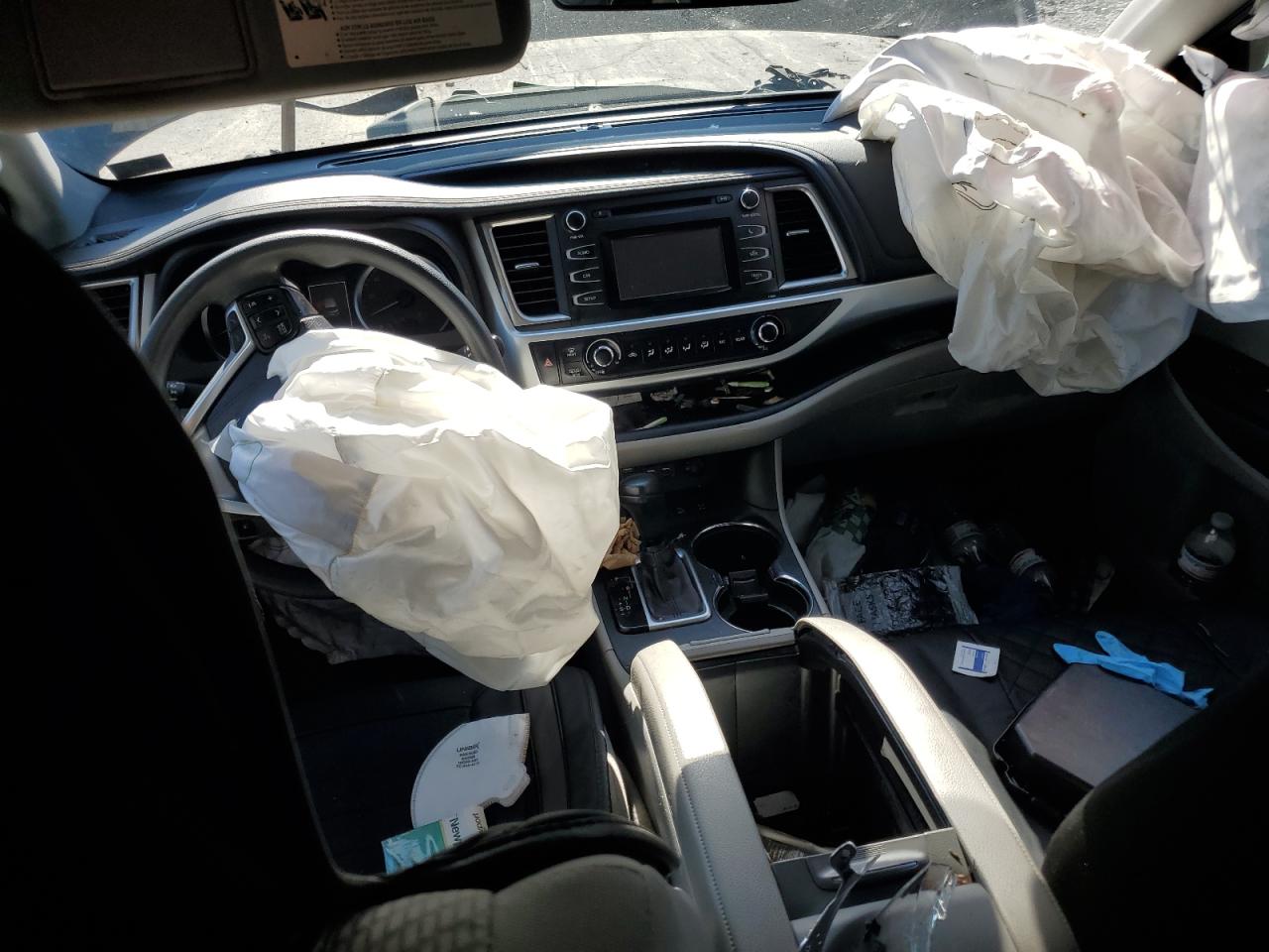 2019 Toyota Highlander Le VIN: 5TDBZRFH9KS728674 Lot: 81004475