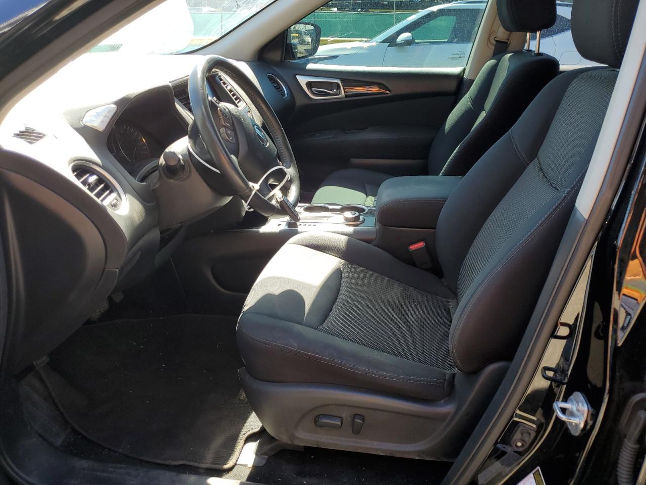 2017 Nissan Pathfinder S VIN: 5N1DR2MM7HC645556 Lot: 84906625