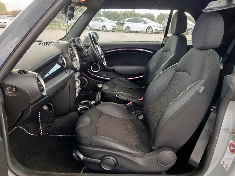 2010 MINI COOPER 