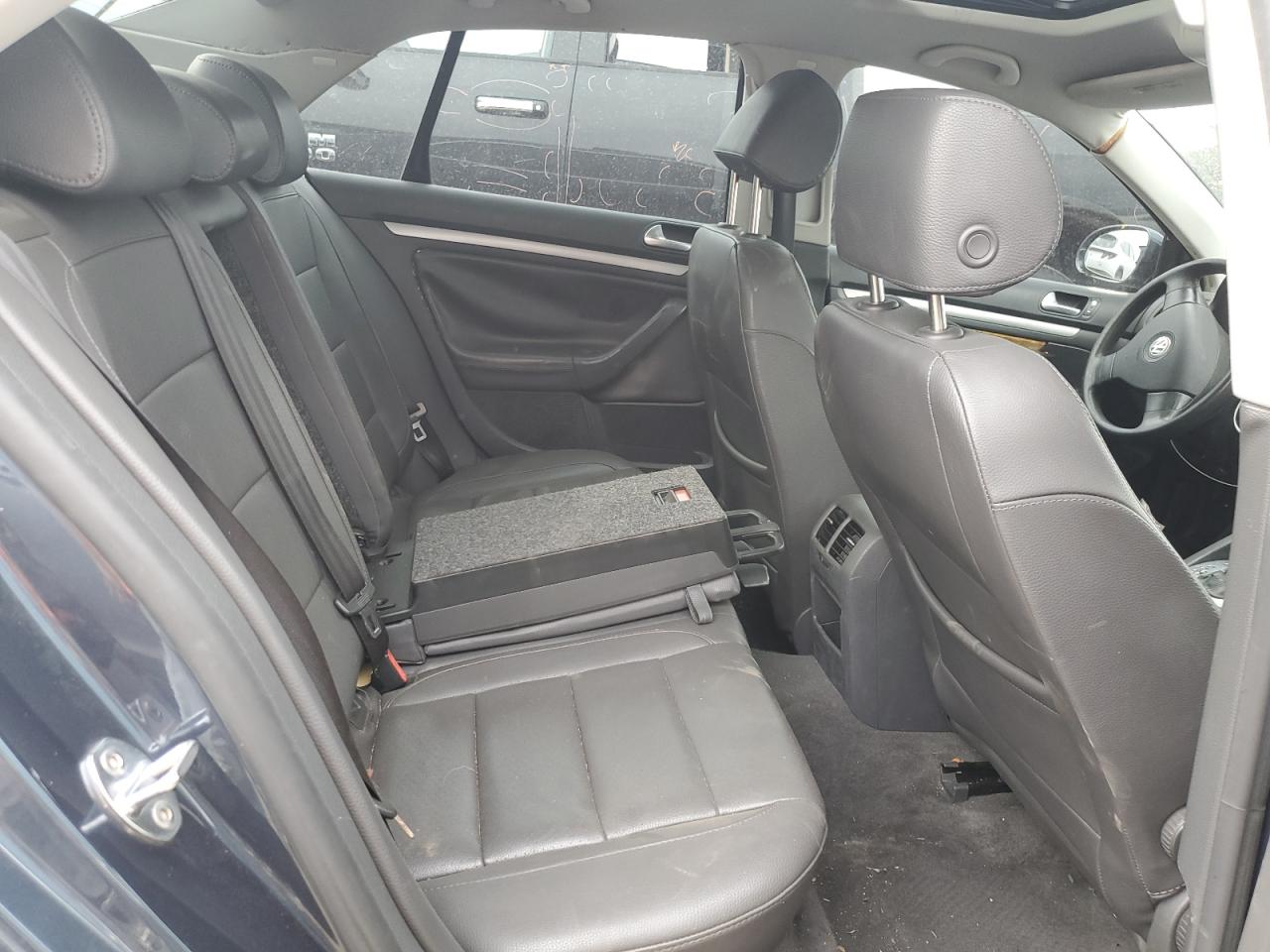 2006 Volkswagen Jetta 2.5 Option Package 1 VIN: 3VWSF71K76M678330 Lot: 70476645