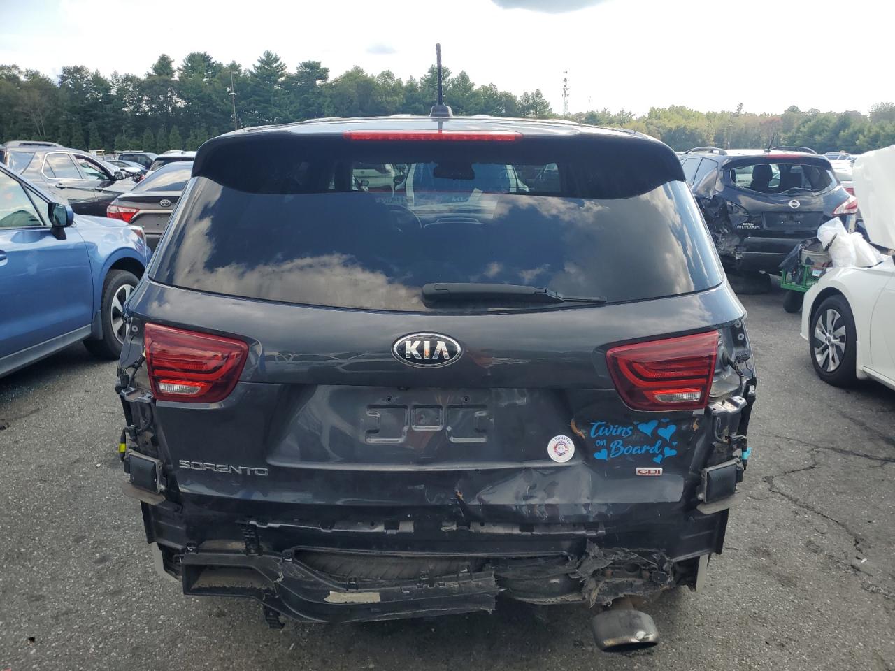 2019 Kia Sorento L VIN: 5XYPG4A38KG443746 Lot: 71193245