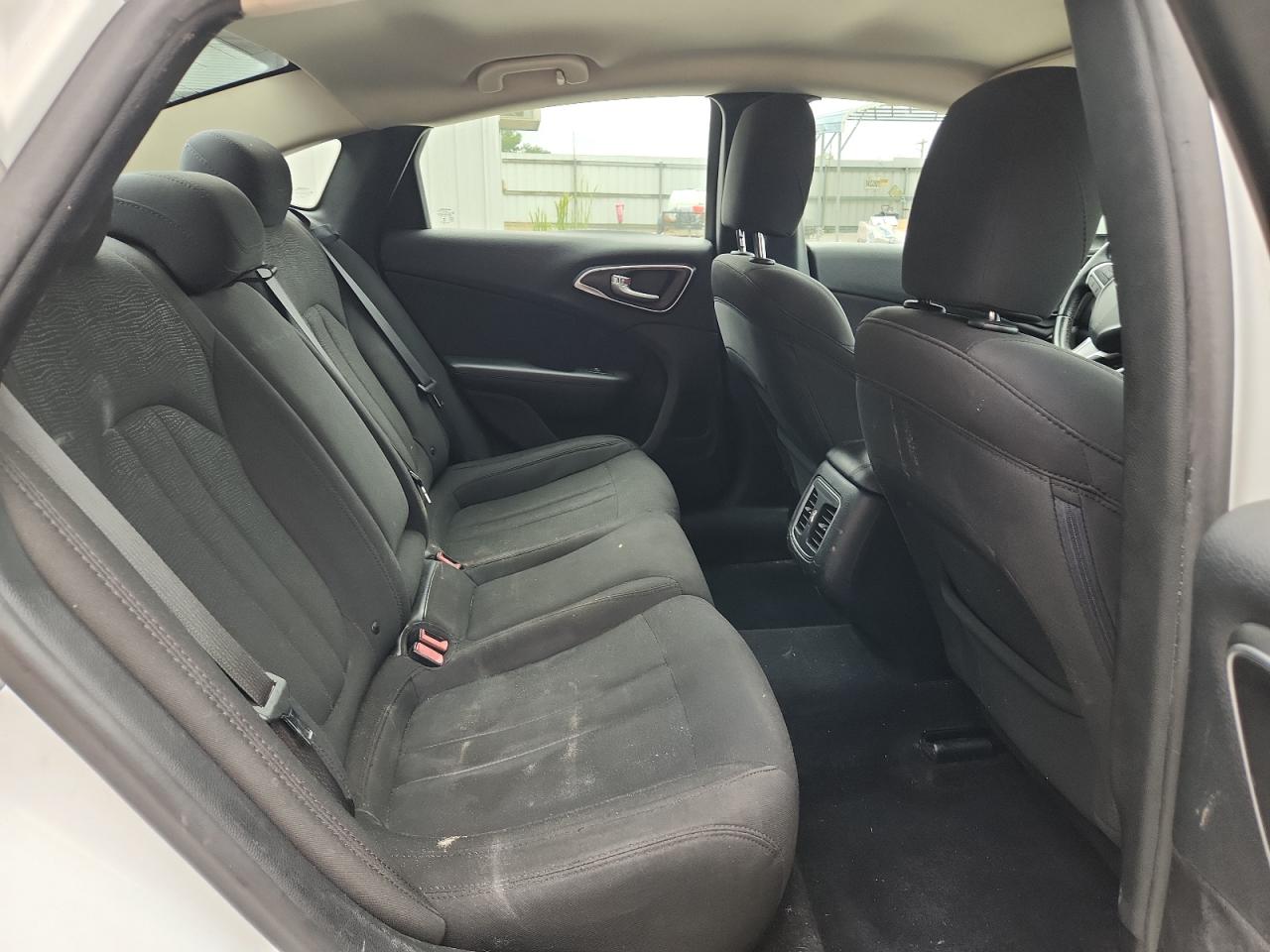 2016 Chrysler 200 Limited VIN: 1C3CCCAB7GN120305 Lot: 84233255