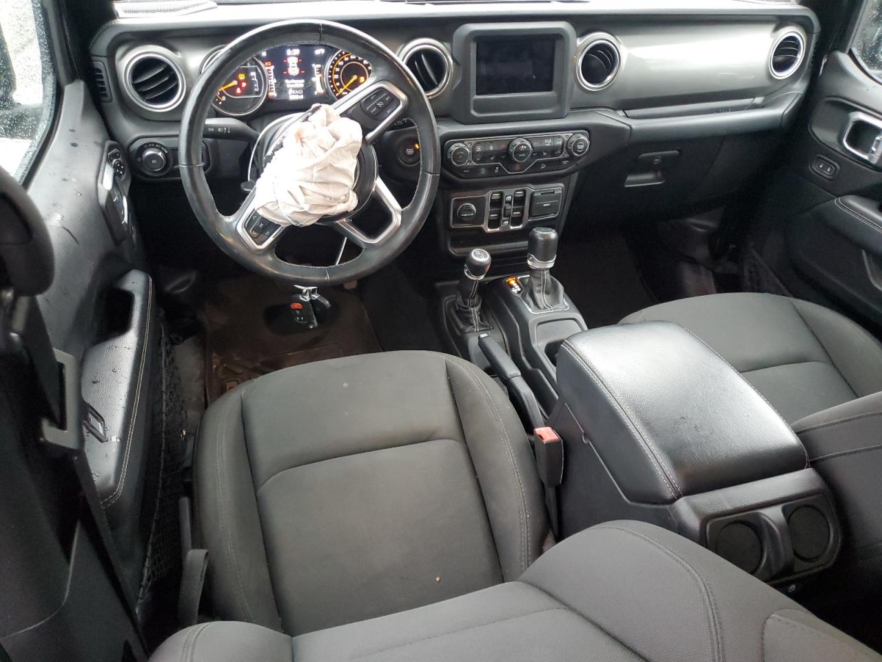 2019 Jeep Wrangler Unlimited Sahara VIN: 1C4HJXEGXKW662652 Lot: 81627535