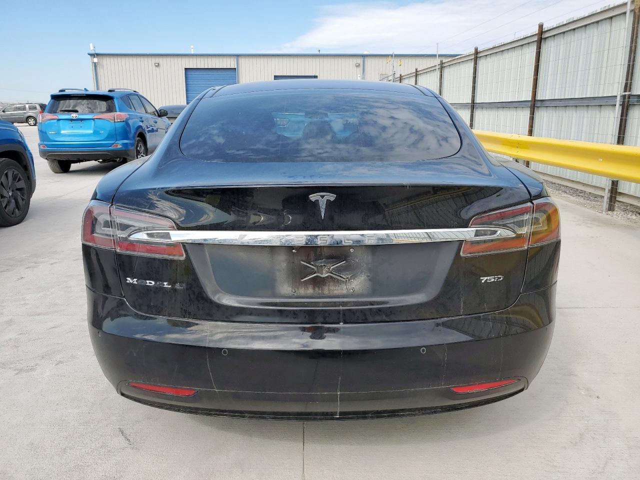 2017 Tesla Model S VIN: 5YJSA1E27HF227883 Lot: 84707605