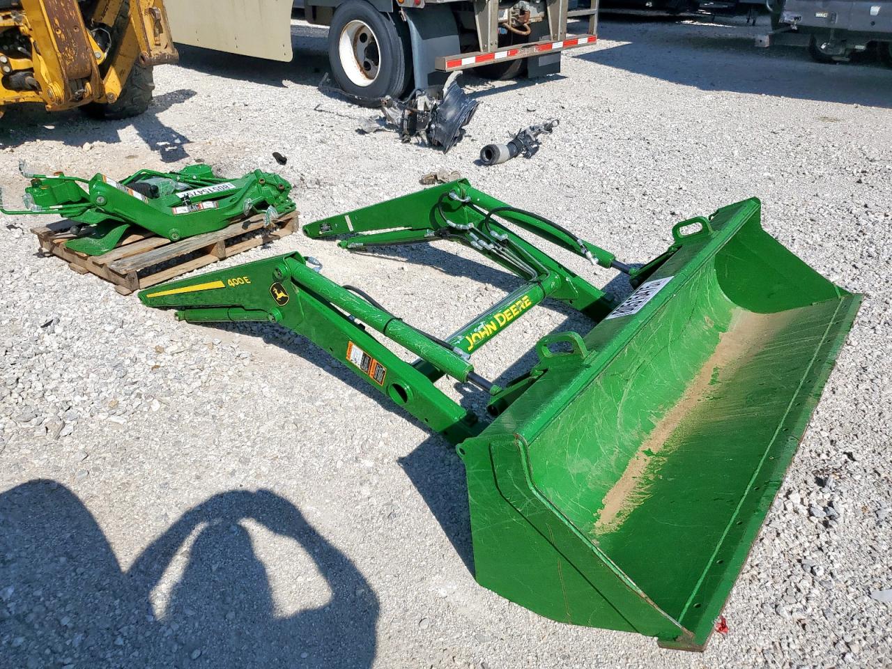 L GEAR SOLID 4 -GUNS OF THE PATRIOT… Salvage Other JOHN Deere 400E NSL Loader vehicles for sale