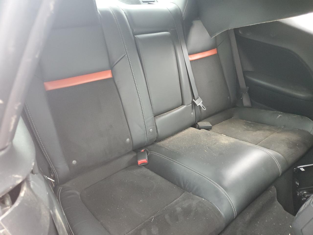 2010 Dodge Challenger Srt-8 VIN: 2B3CJ7DW1AH261833 Lot: 81737945