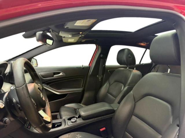 Паркетники MERCEDES-BENZ GLA-CLASS 2016 Красный