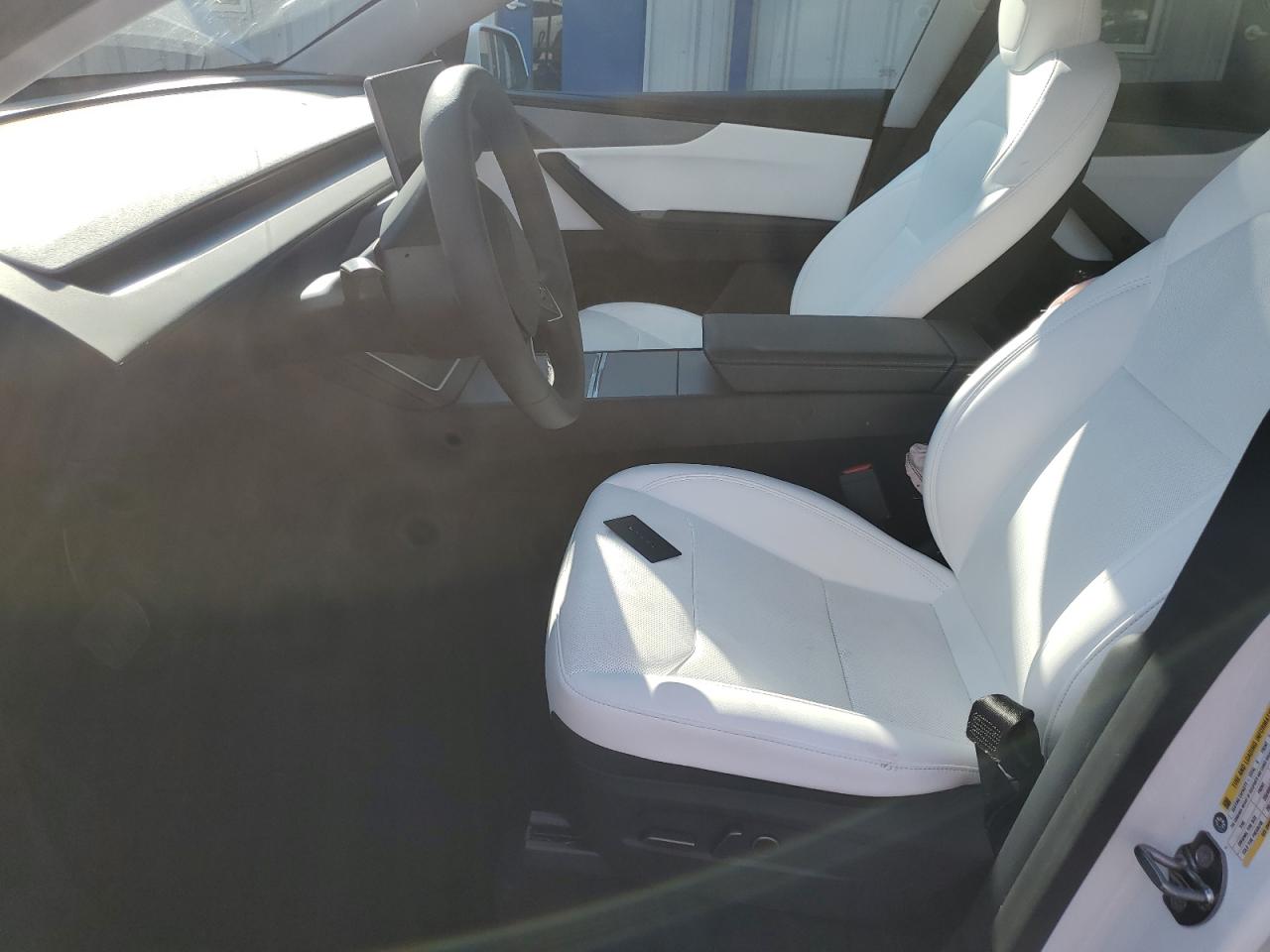 2026 Tesla Model Y VIN: 7SAYGDEE4TF343123 Lot: 84175225