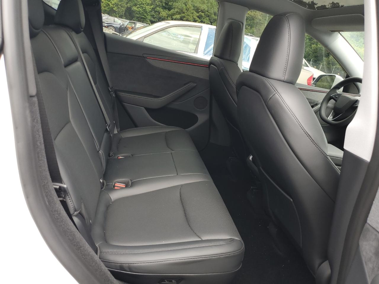 2026 Tesla Model Y VIN: 7SAYGDED6TF384070 Lot: 80703215
