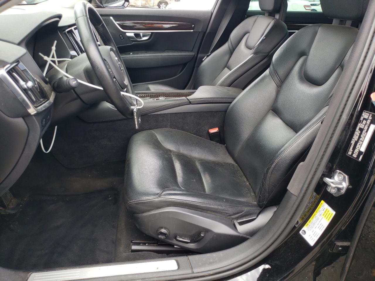 2018 Volvo S90 T6 Momentum VIN: LVY992MK0JP031710 Lot: 81584555