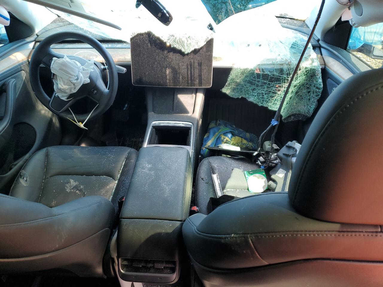 2025 Tesla Model Y VIN: 7SAYGDEE7SA348733 Lot: 70405155