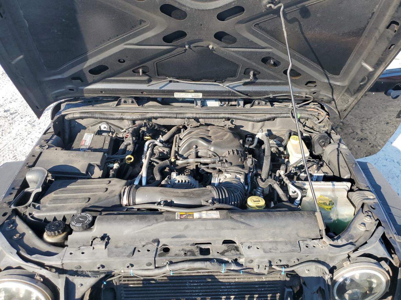 2014 Jeep Wrangler Unlimited Sport VIN: 1C4BJWDG2EL103748 Lot: 71136815