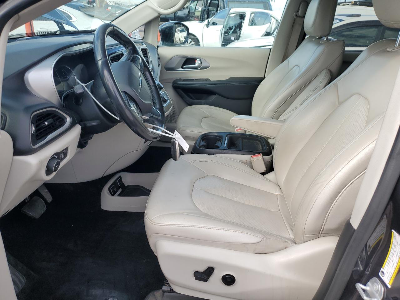2019 Chrysler Pacifica Hybrid Touring L VIN: 2C4RC1L74KR616855 Lot: 80619045