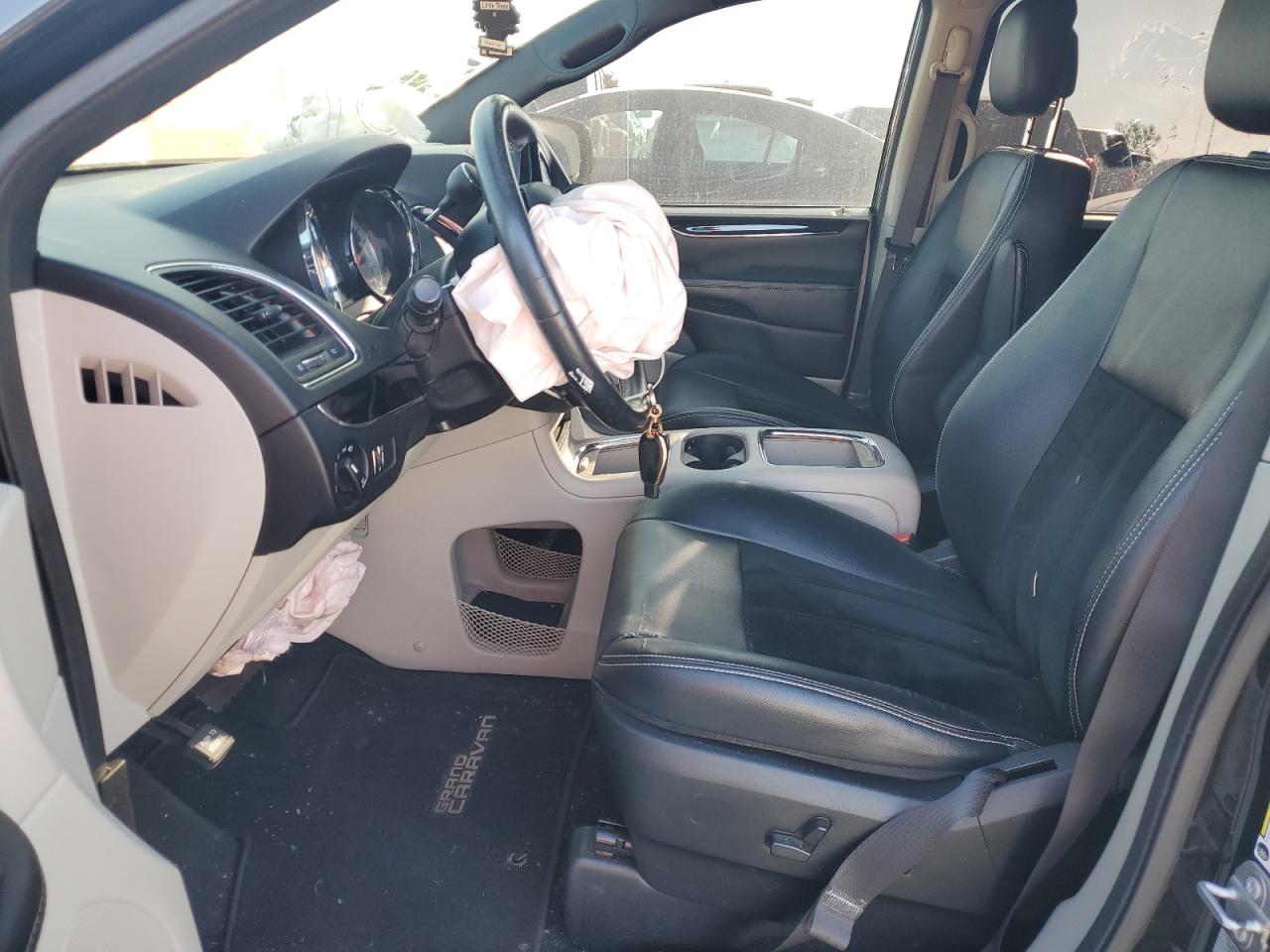 2017 Dodge Grand Caravan Sxt VIN: 2C4RDGCG8HR590172 Lot: 84546335