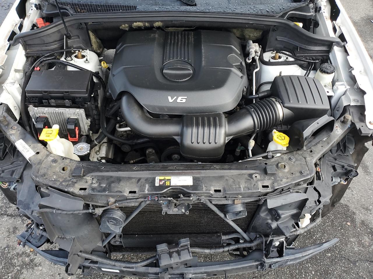 2015 Jeep Grand Cherokee Overland VIN: 1C4RJFCG3FC124724 Lot: 81574355