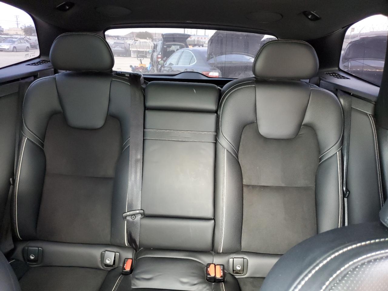 2019 Volvo Xc60 T5 R-Design VIN: LYV102RM8KB292430 Lot: 80570135