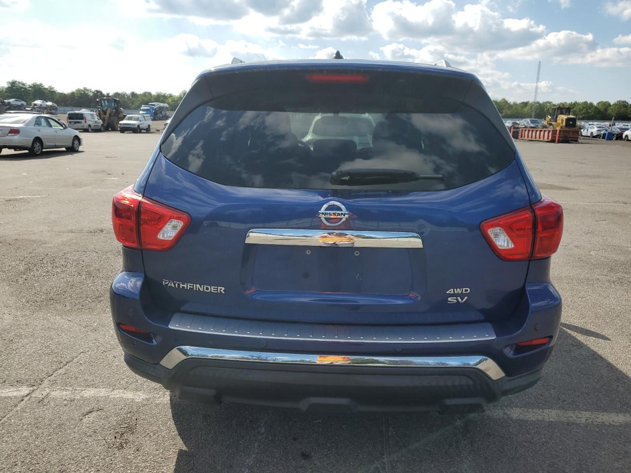 2018 Nissan Pathfinder S VIN: 5N1DR2MM8JC653381 Lot: 71975235