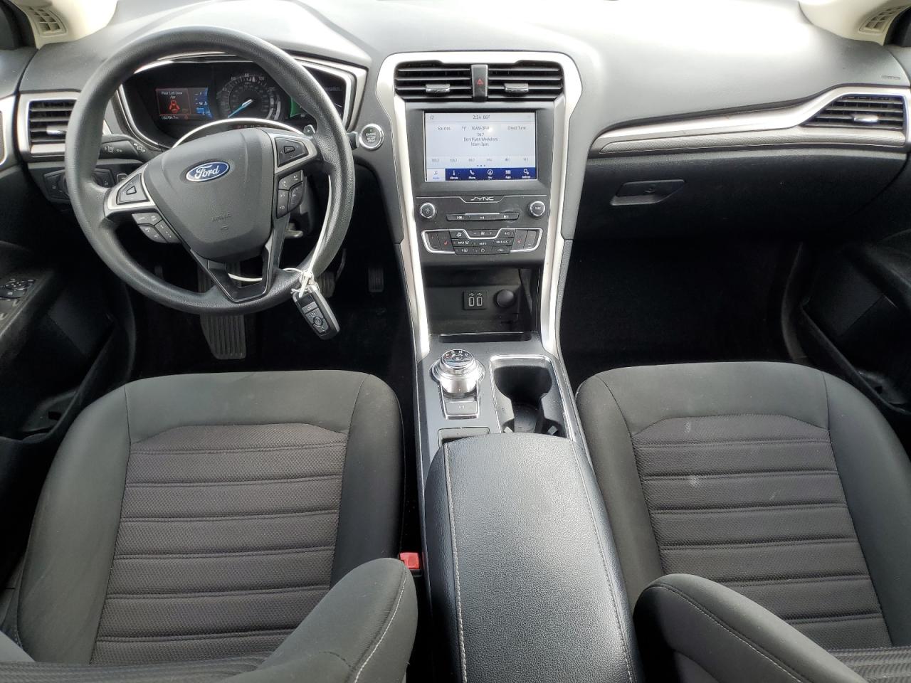 2020 Ford Fusion Se VIN: 3FA6P0T93LR140974 Lot: 81595125