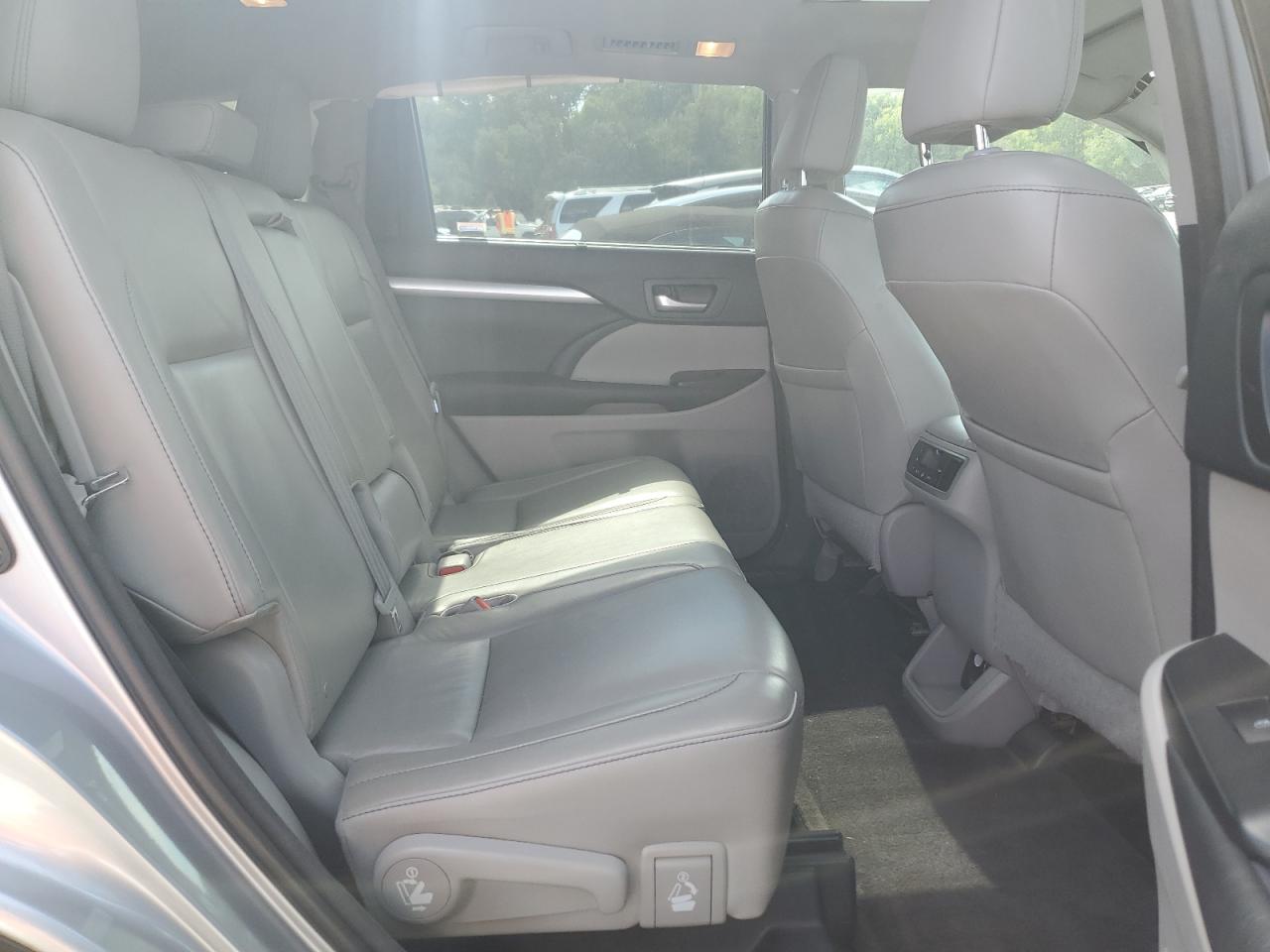 2016 Toyota Highlander Xle VIN: 5TDJKRFHXGS247808 Lot: 80214015