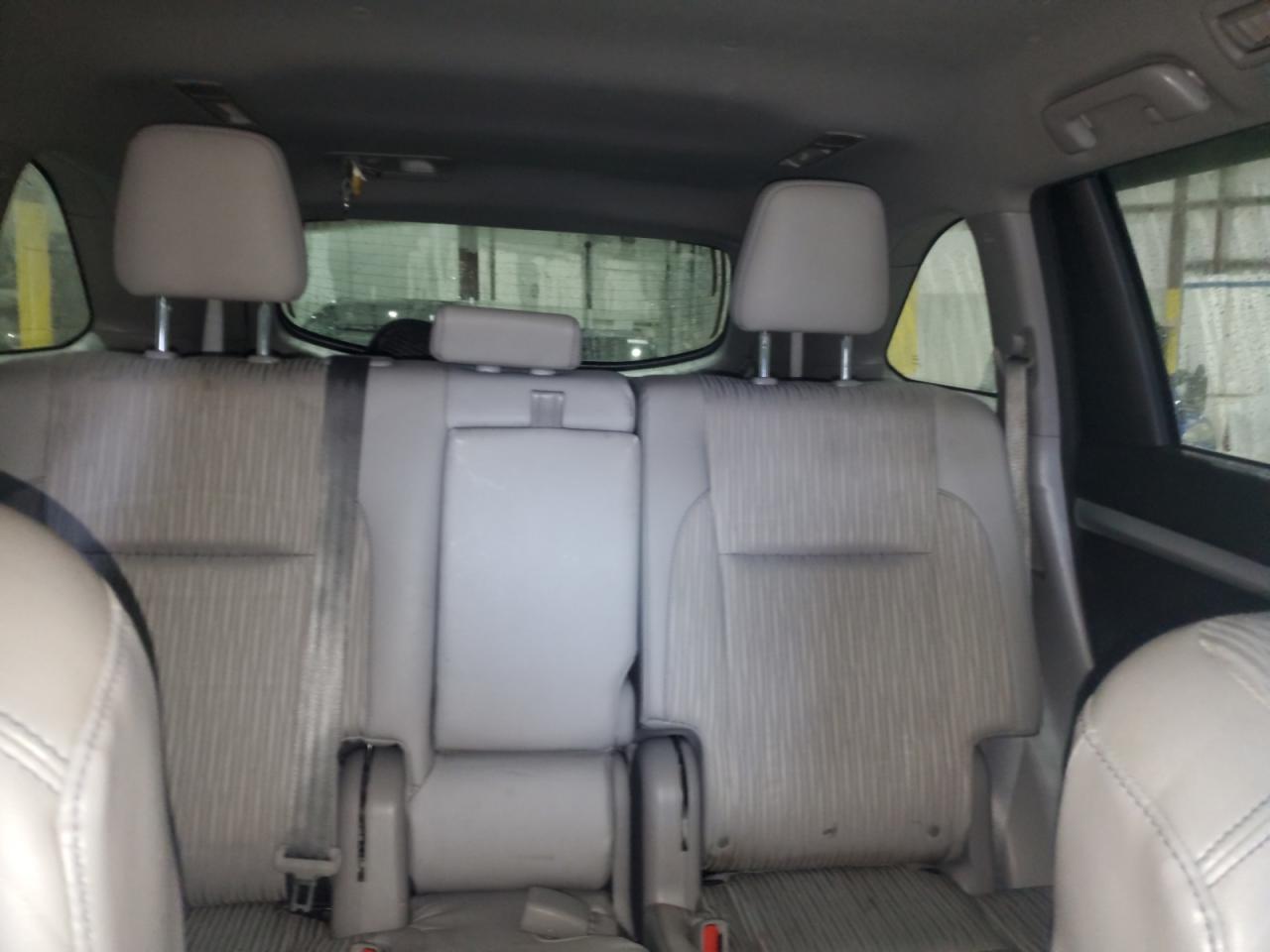 2015 Toyota Highlander Le VIN: 5TDBKRFH4FS197085 Lot: 70947085